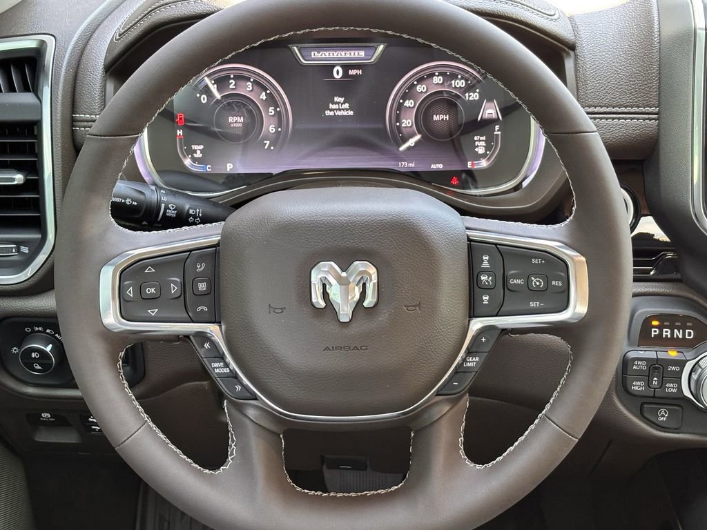 New 2025 RAM 1500 Laramie AWD/4WD image 13
