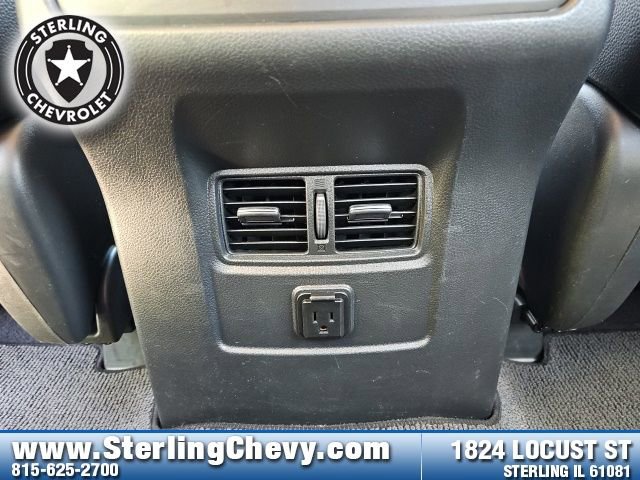 Used 2017 Nissan Titan SL w/ SL Towing Convenience Package image 27