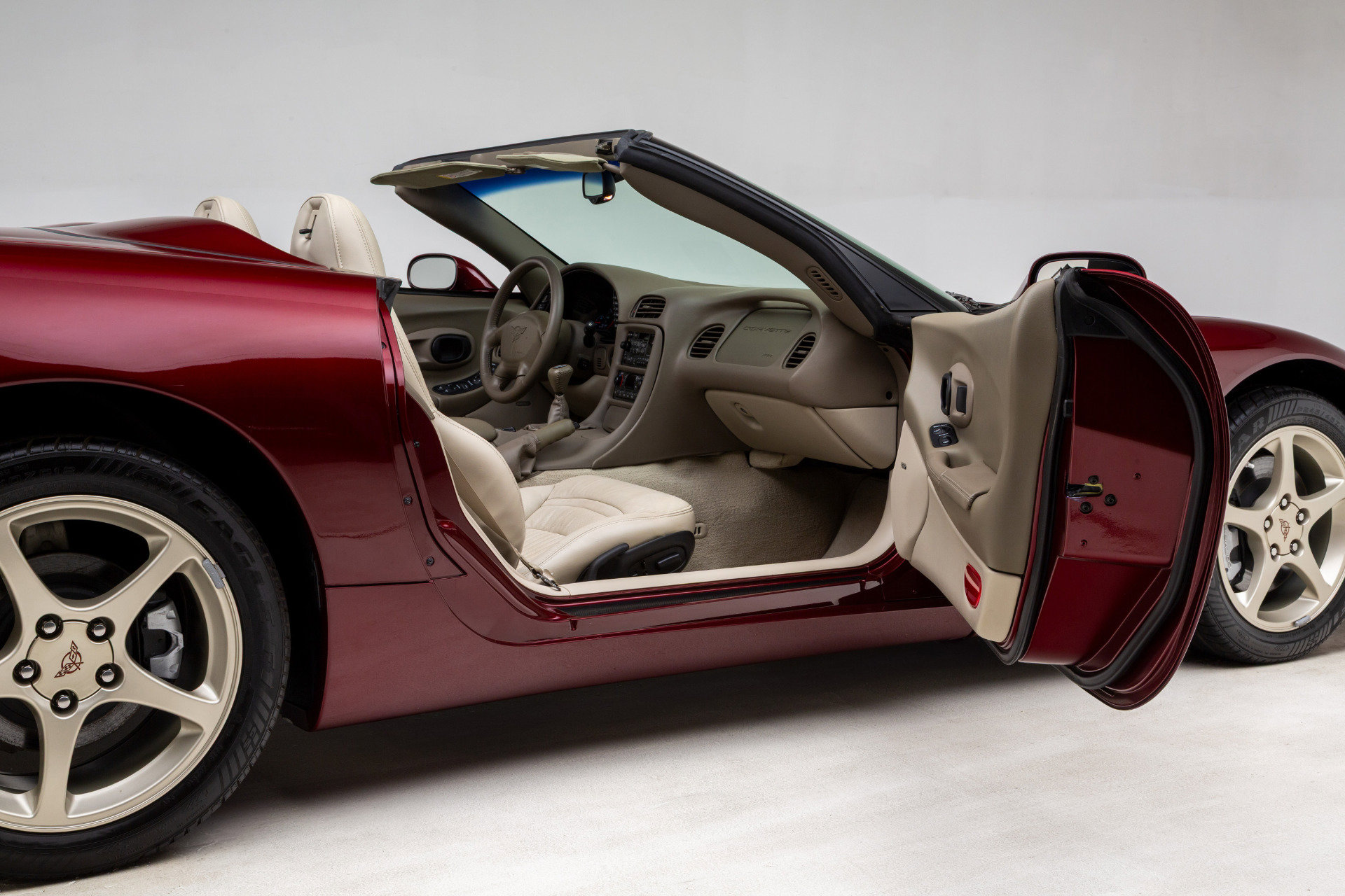 Used 2003 Chevrolet Corvette 50th Anniversary Edition w/ Preferred Equipment Group1 image 30