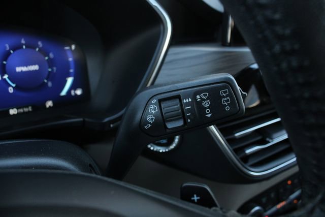 Used 2020 Ford Escape Titanium image 14