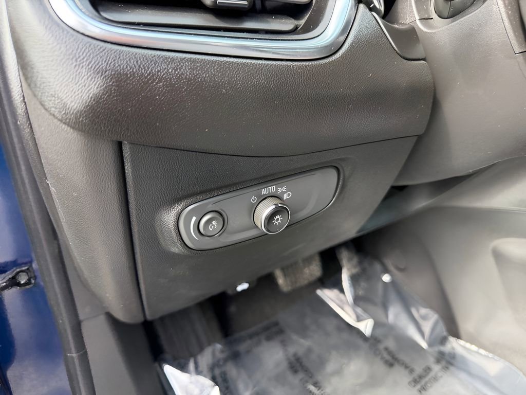 Used 2023 Chevrolet Equinox LS w/ Driver Confidence II Package AWD/4WD image 19