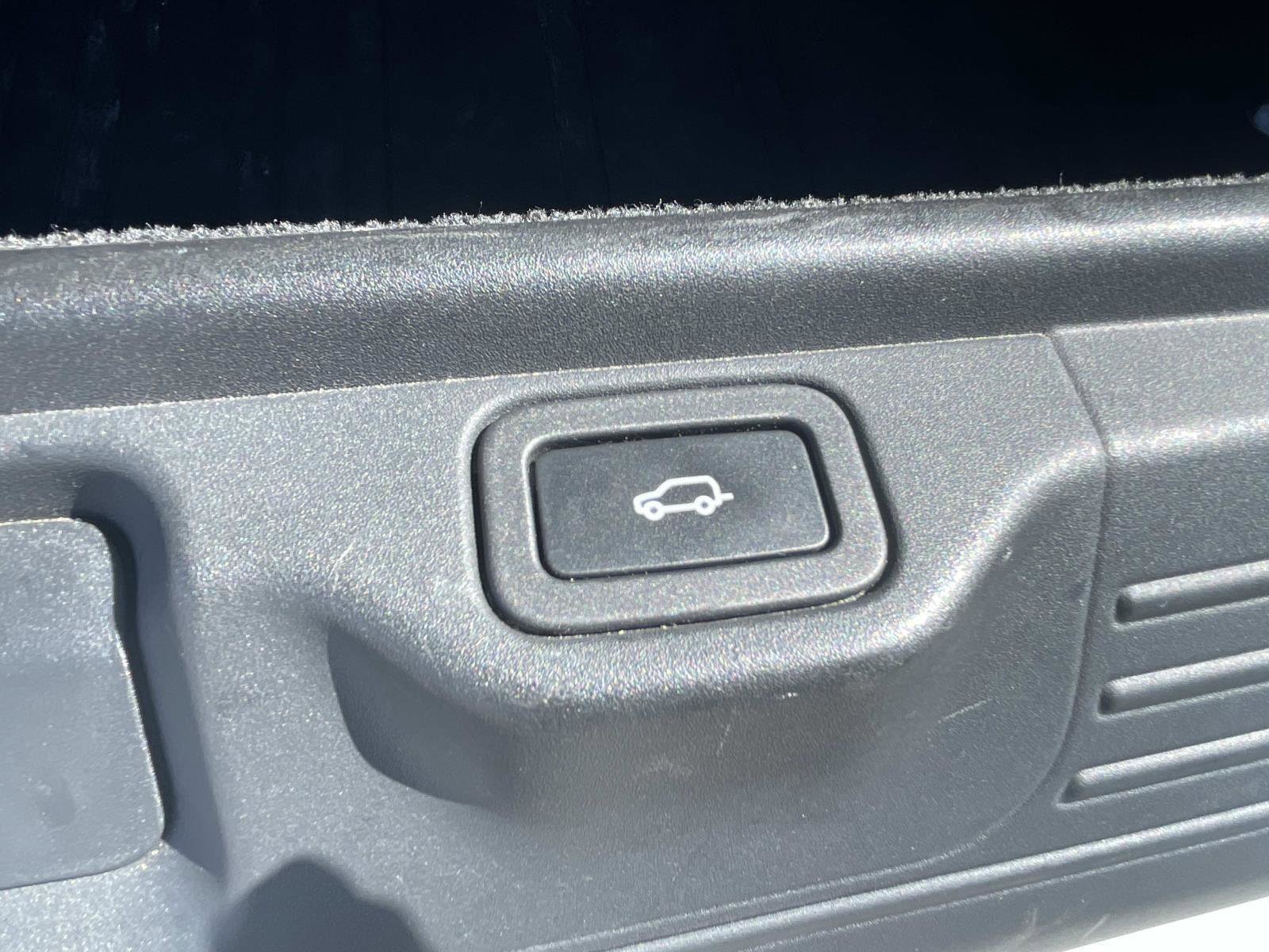 Used 2016 Land Rover Range Rover HSE image 10