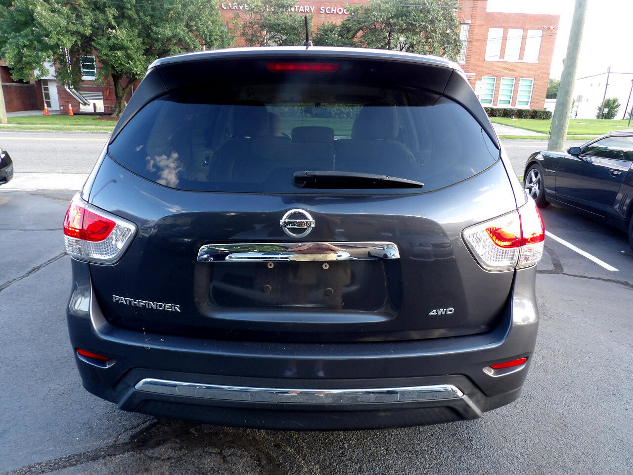 Used 2013 Nissan Pathfinder S image 4