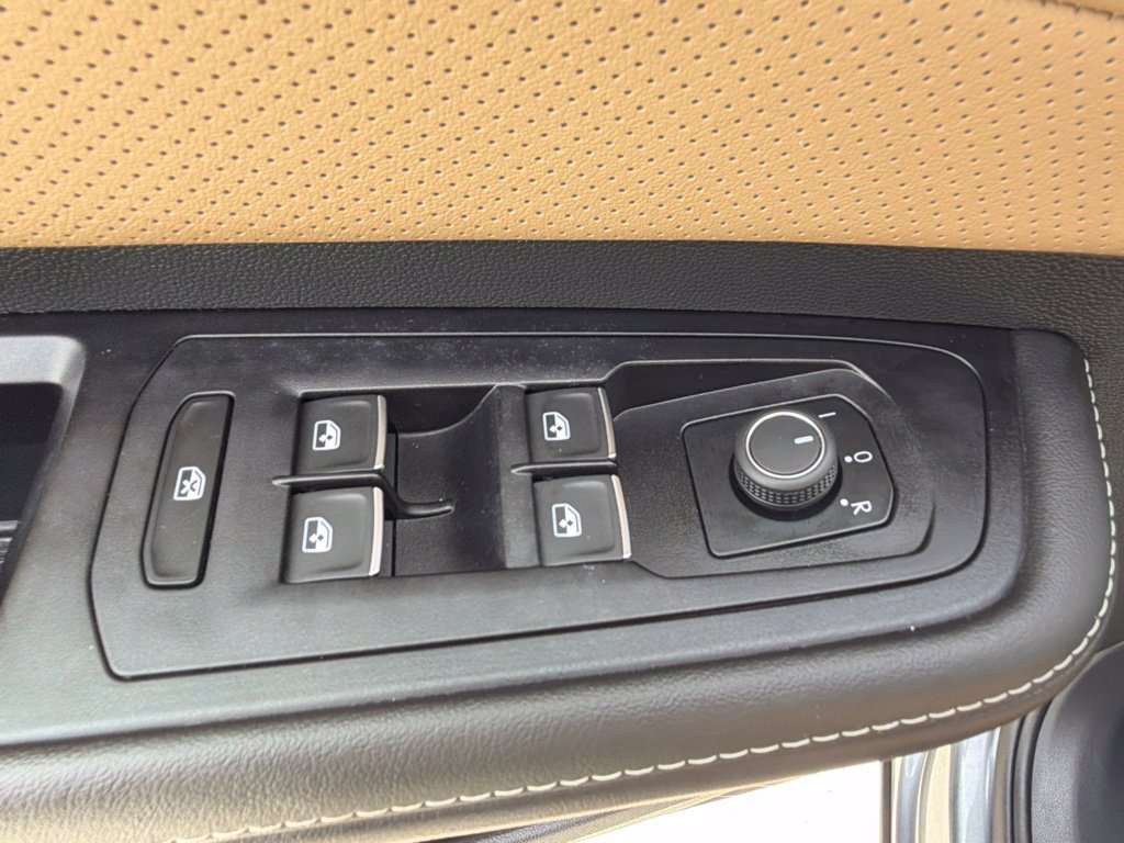 Used 2024 Volkswagen Atlas Cross Sport SE FWD image 28