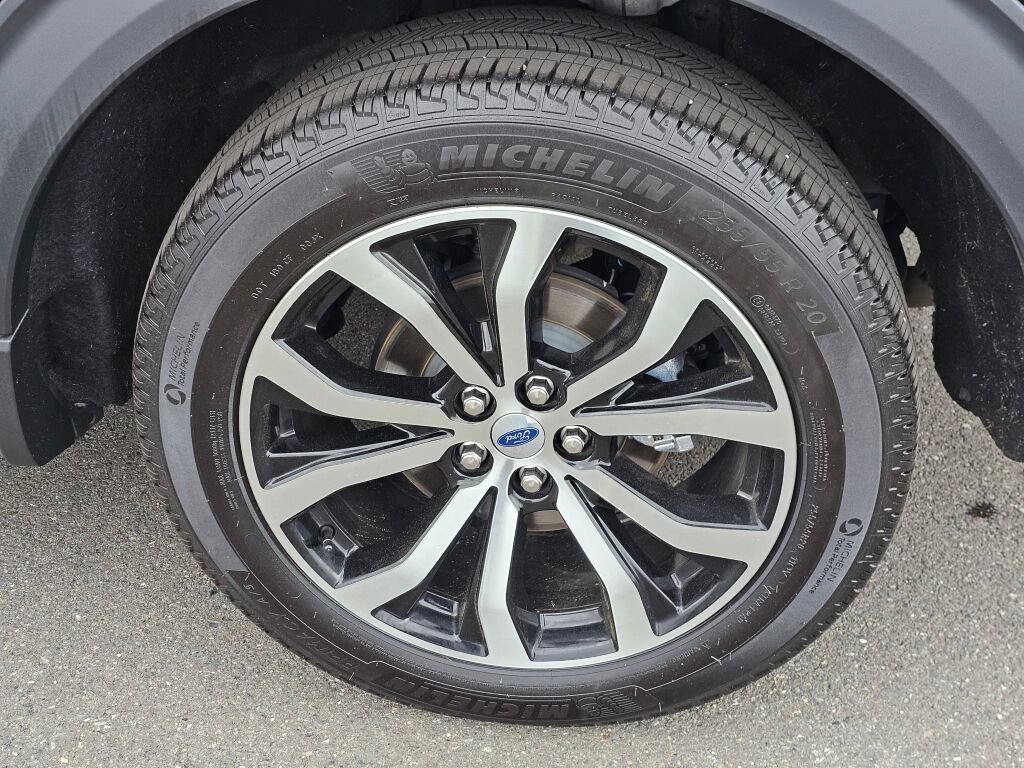Certified 2025 Ford Explorer ST-Line AWD/4WD image 11
