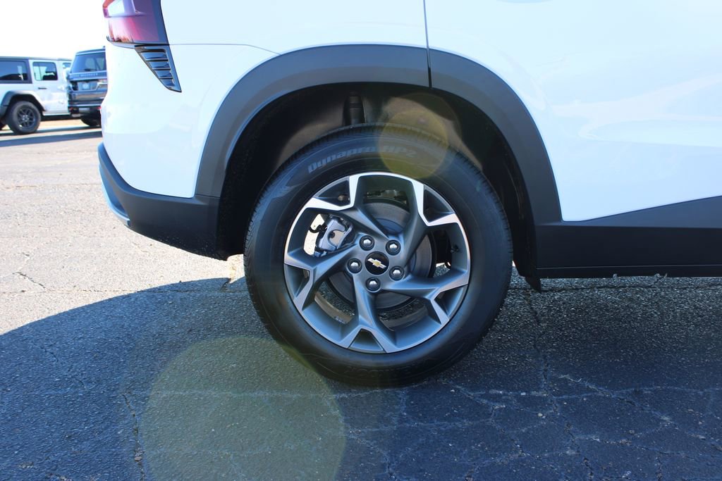 New 2026 Chevrolet Trax LT w/ Sunroof Package image 13