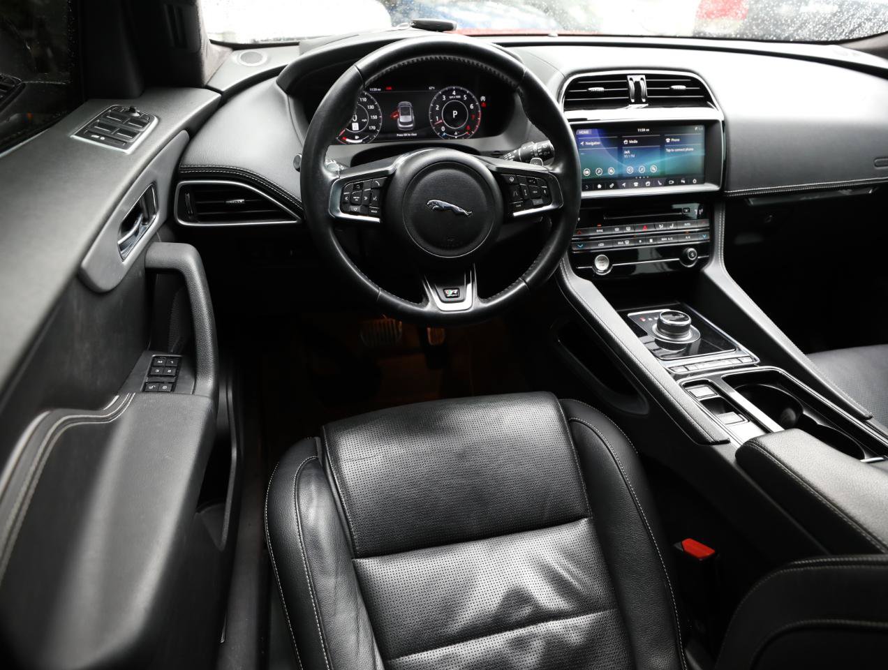 Used 2019 Jaguar F-PACE R-Sport AWD/4WD image 17