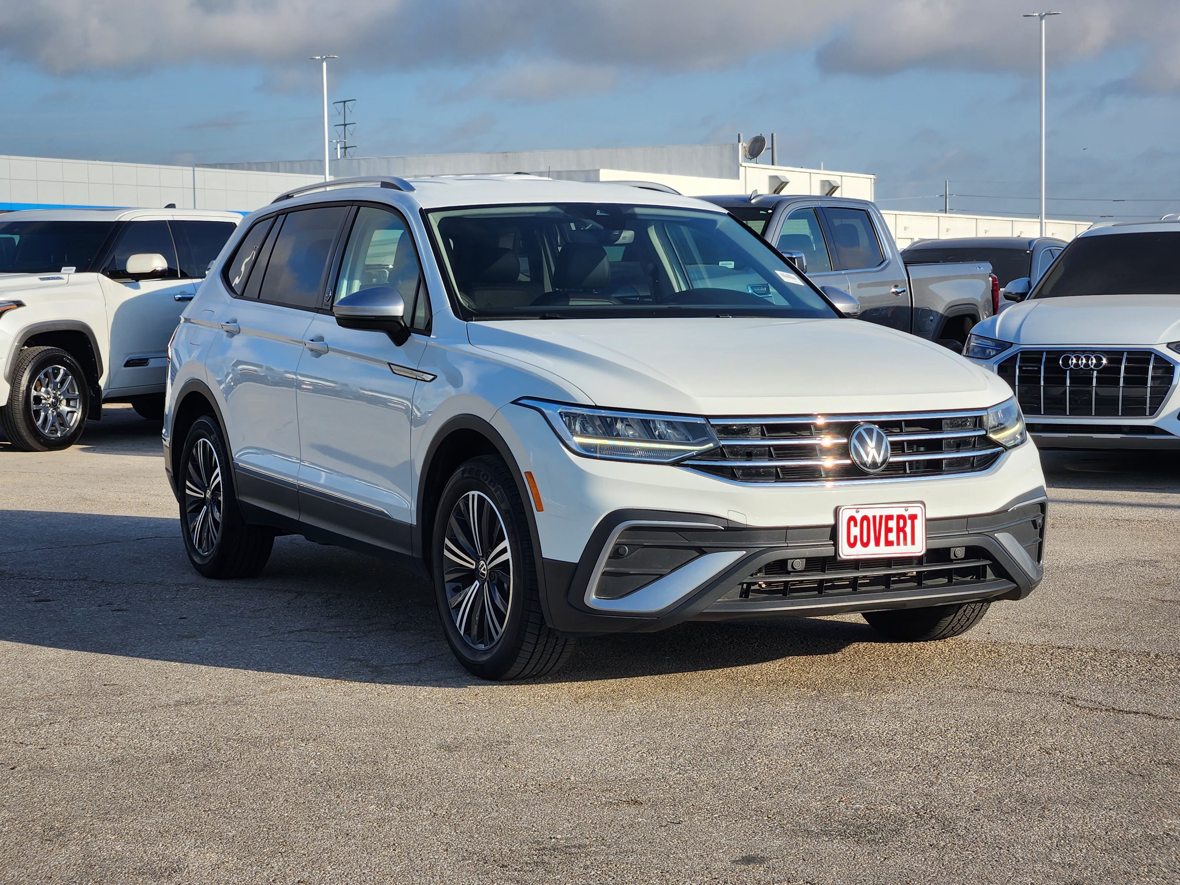 Used 2024 Volkswagen Tiguan Wolfsburg Edition FWD image 3