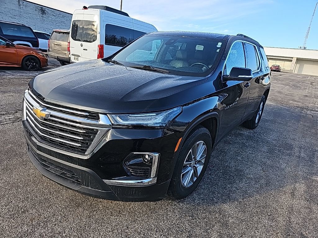Used 2023 Chevrolet Traverse LT image 3