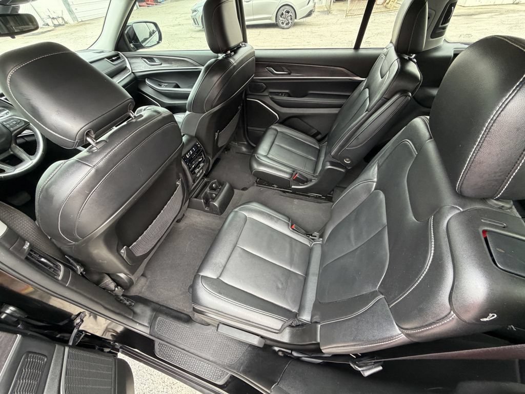 Used 2022 Jeep Grand Cherokee L Limited RWD image 12