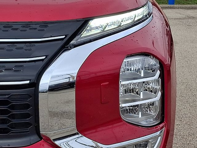 Used 2024 Mitsubishi Outlander SEL AWD/4WD image 9