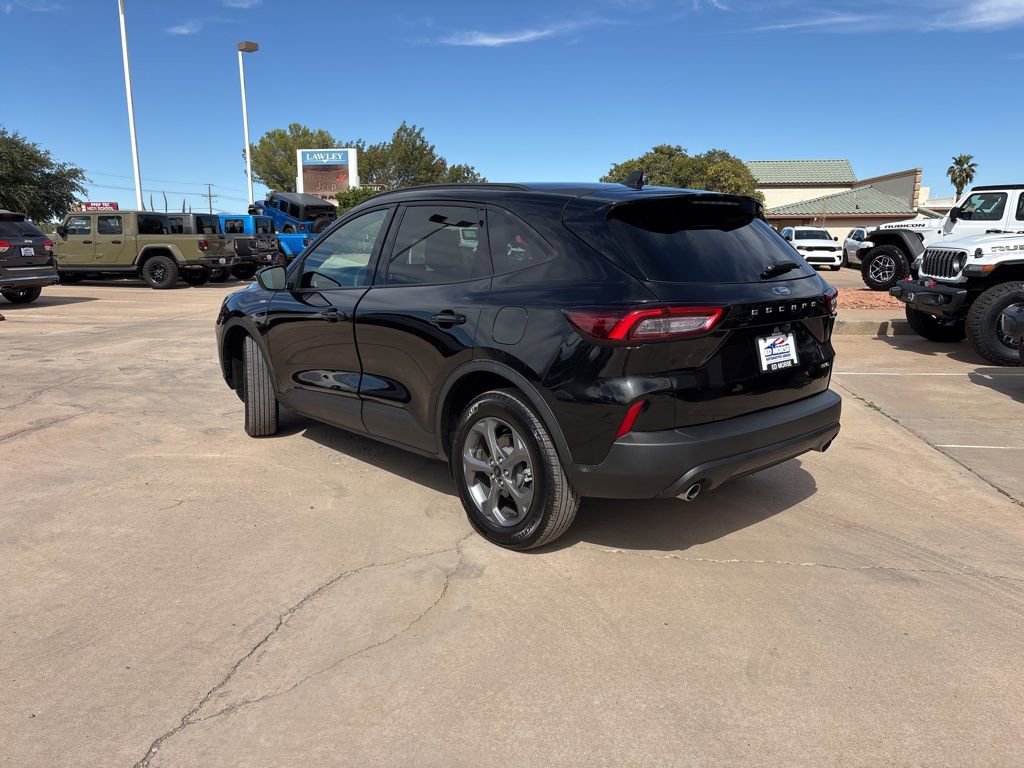 Used 2025 Ford Escape ST-Line Select AWD/4WD image 7