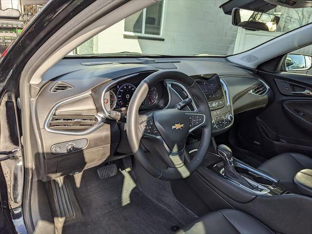 Used 2025 Chevrolet Malibu LT image 9