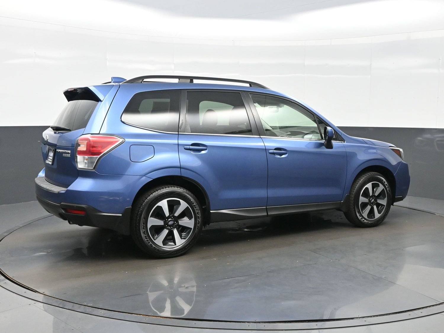 Used 2017 Subaru Forester 2.5i Limited AWD/4WD image 6