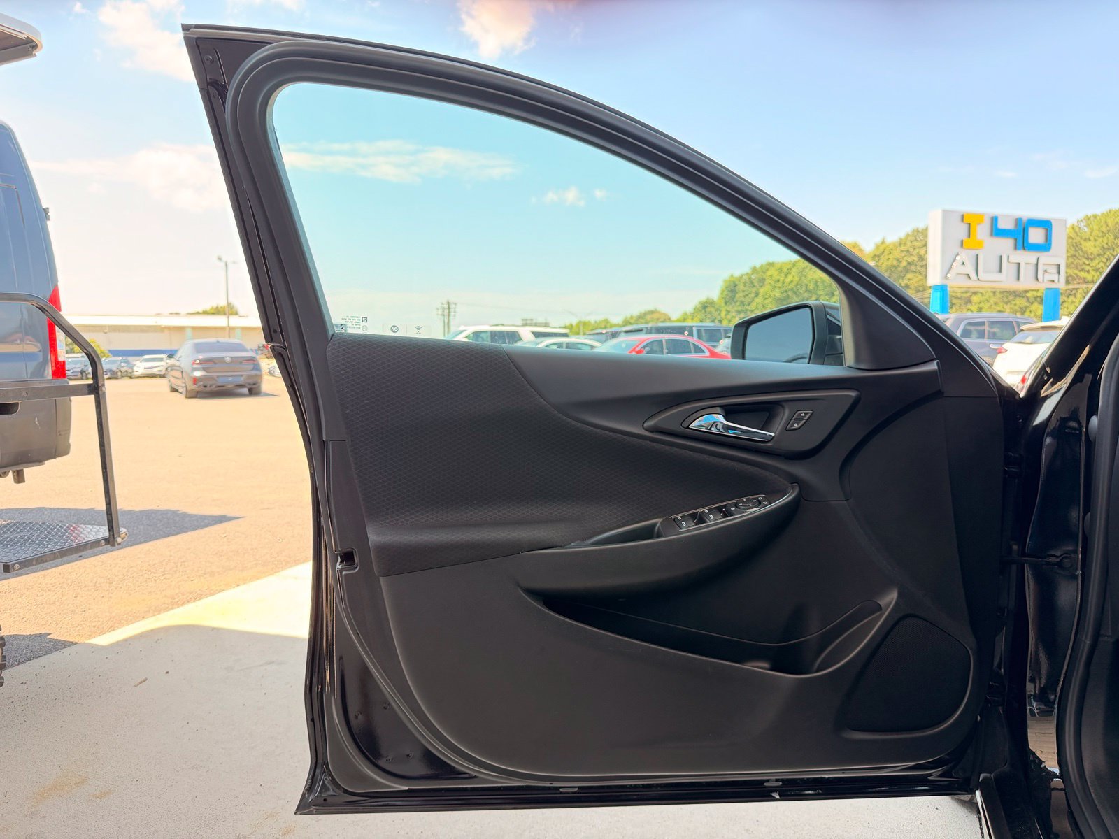 Used 2022 Chevrolet Malibu LT FWD image 13