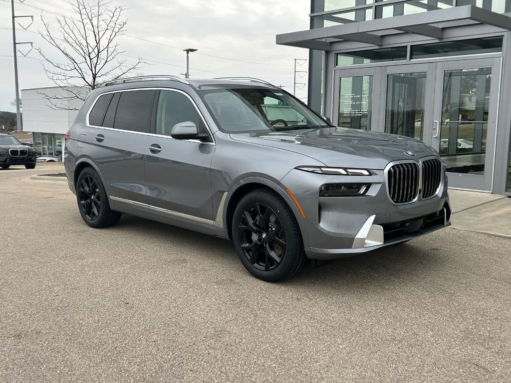 New 2025 BMW X7 xDrive40i image 1