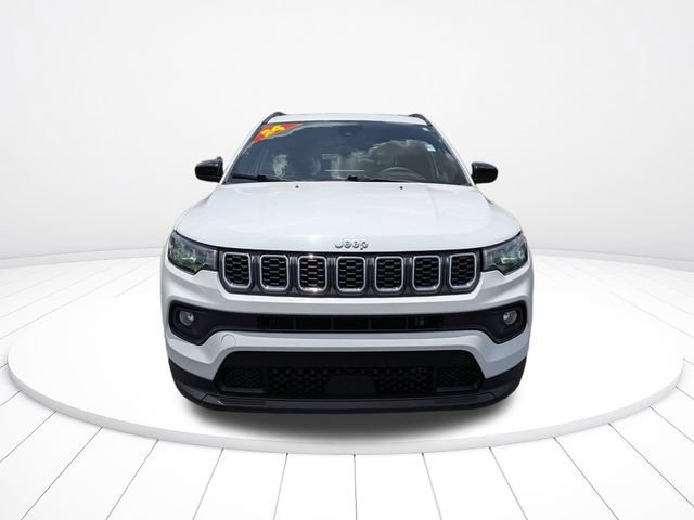 Used 2024 Jeep Compass Latitude AWD/4WD image 8