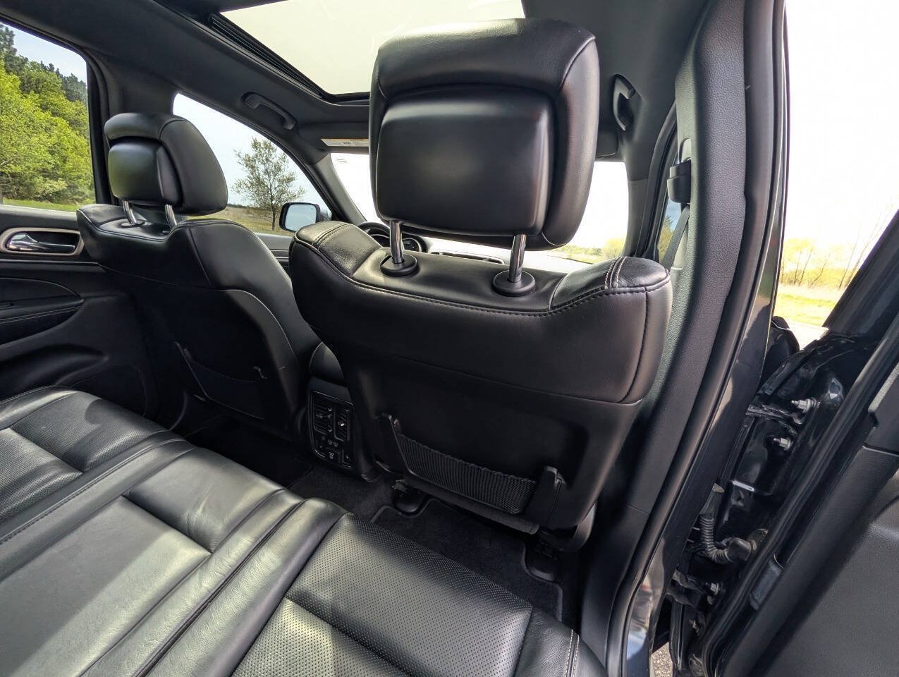 Used 2015 Jeep Grand Cherokee Limited w/ Luxury Group II AWD/4WD image 22
