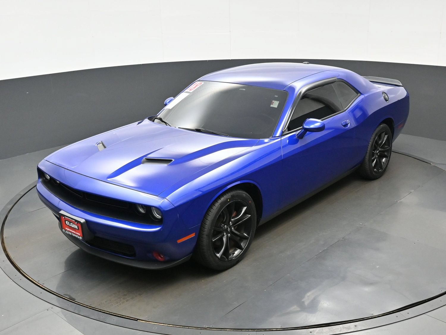 Used 2018 Dodge Challenger SXT w/ Blacktop Package RWD image 35
