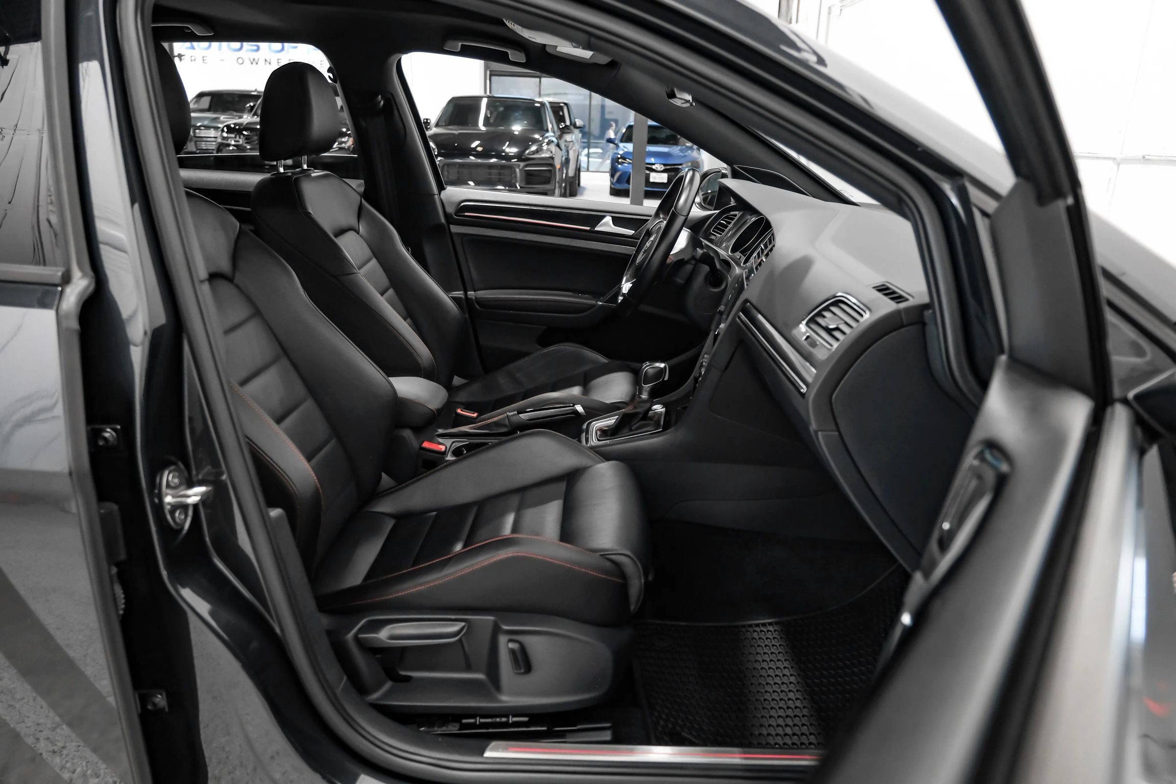 Used 2017 Volkswagen GTI Autobahn FWD image 32