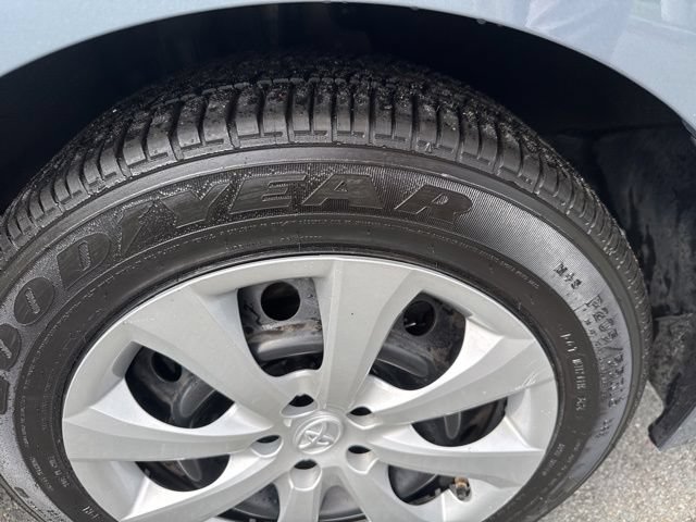Used 2020 Toyota Corolla LE FWD image 11