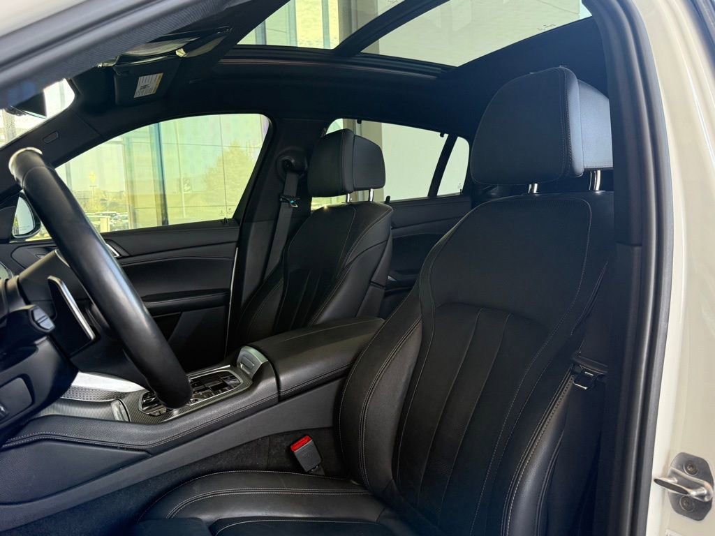 Used 2020 BMW X6 M50i w/ Premium Package image 17