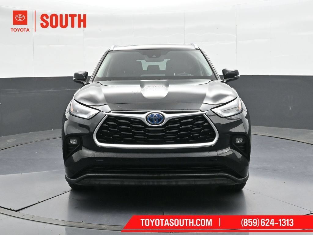 Used 2020 Toyota Highlander XLE AWD/4WD image 5