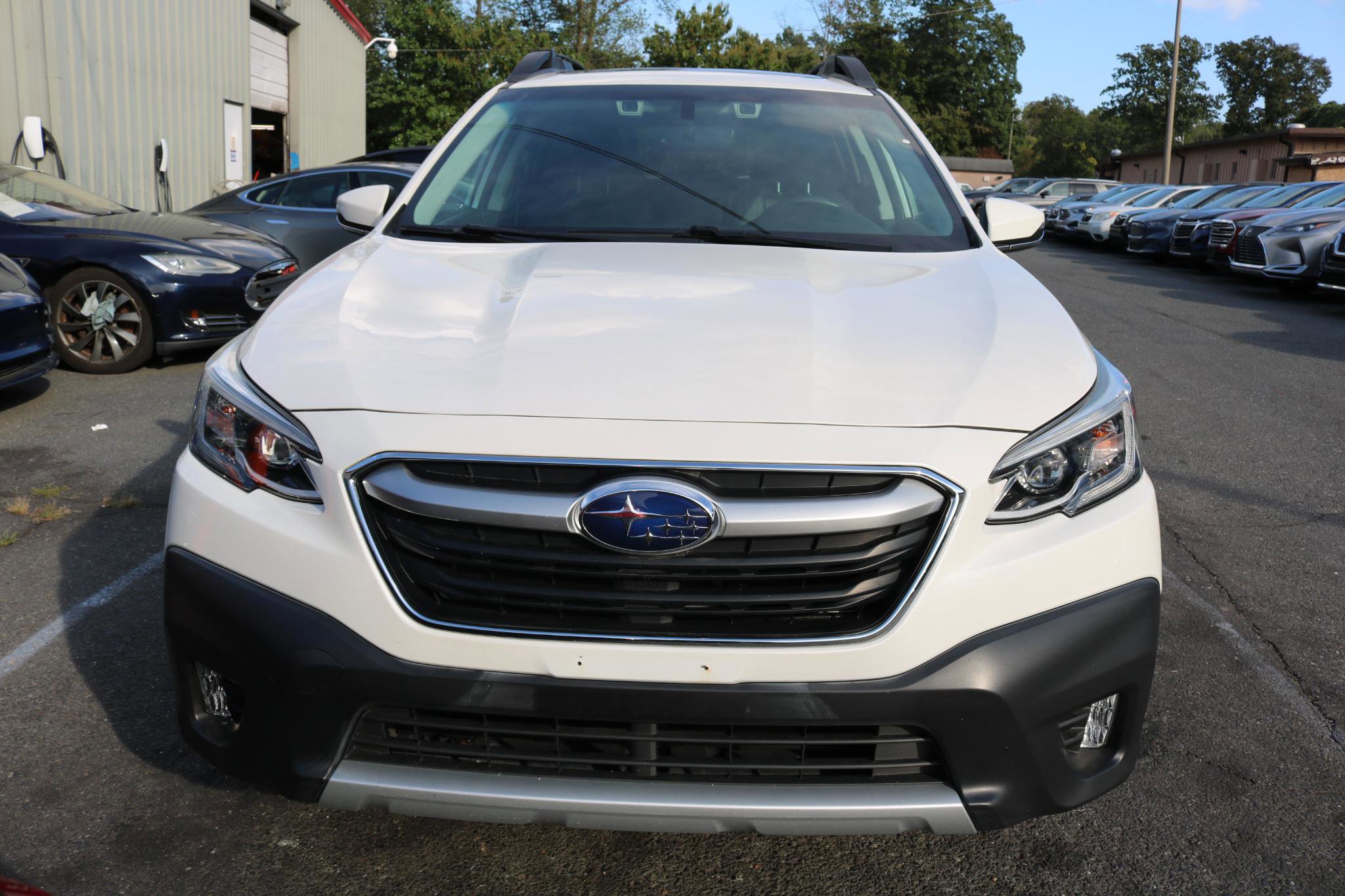 Used 2020 Subaru Outback Limited image 5