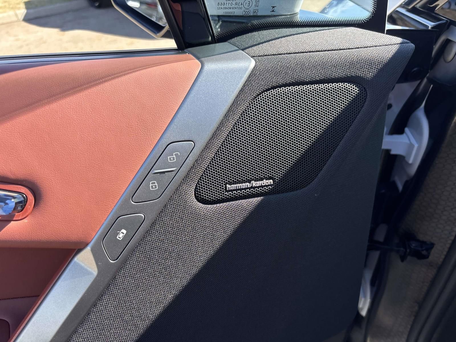 New 2026 BMW iX xDrive60 w/ M Sport Package image 13