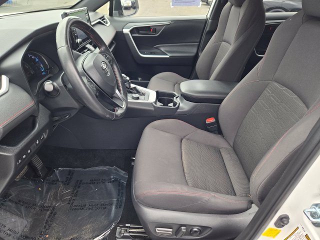 Used 2021 Toyota RAV4 SE w/ Weather & Moonroof Package AWD/4WD image 11