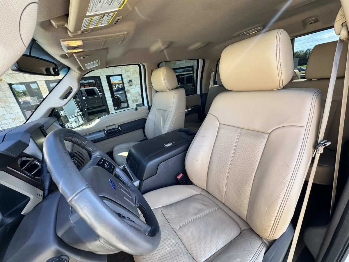 Used 2016 Ford F250 Lariat w/ Lariat Interior Package image 8