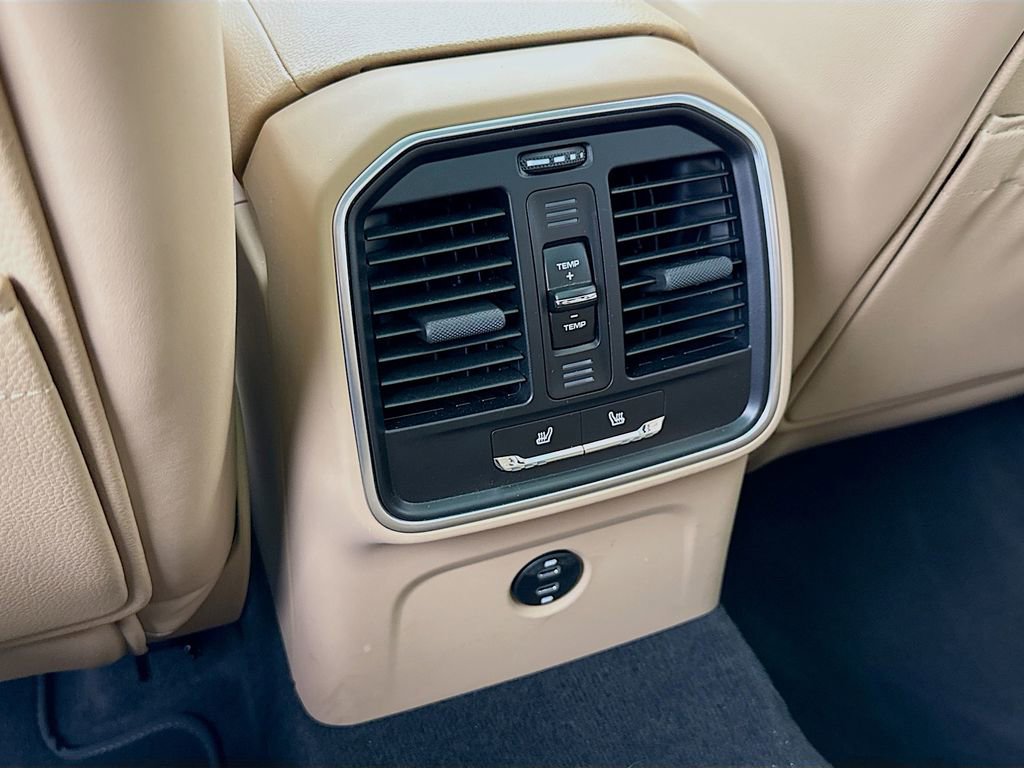 Certified 2025 Porsche Macan image 29