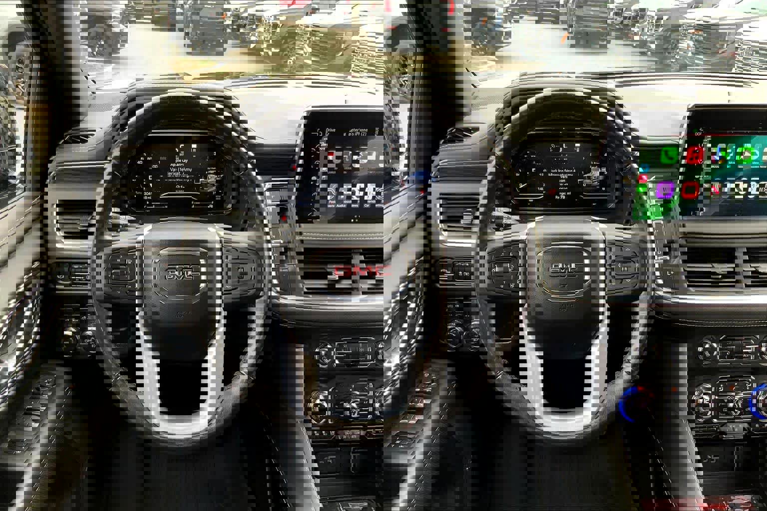 Used 2022 GMC Yukon SLT w/ SLT Luxury Package image 5