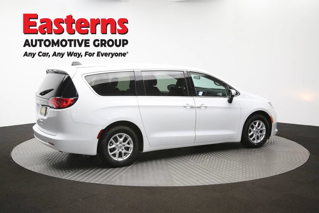 Used 2022 Chrysler Voyager LX FWD image 41