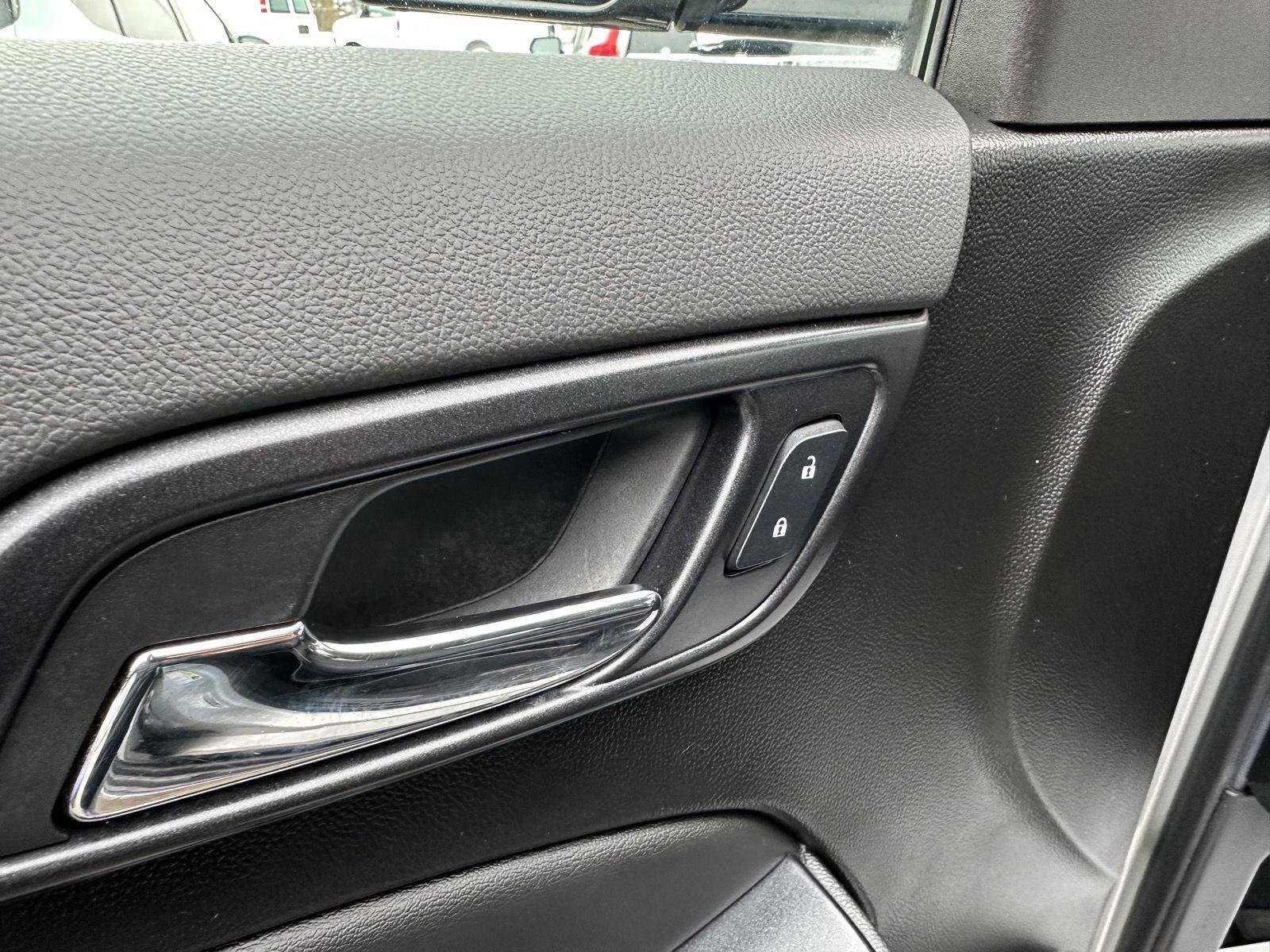 Used 2020 GMC Yukon SLE w/ SLE Value Package image 24