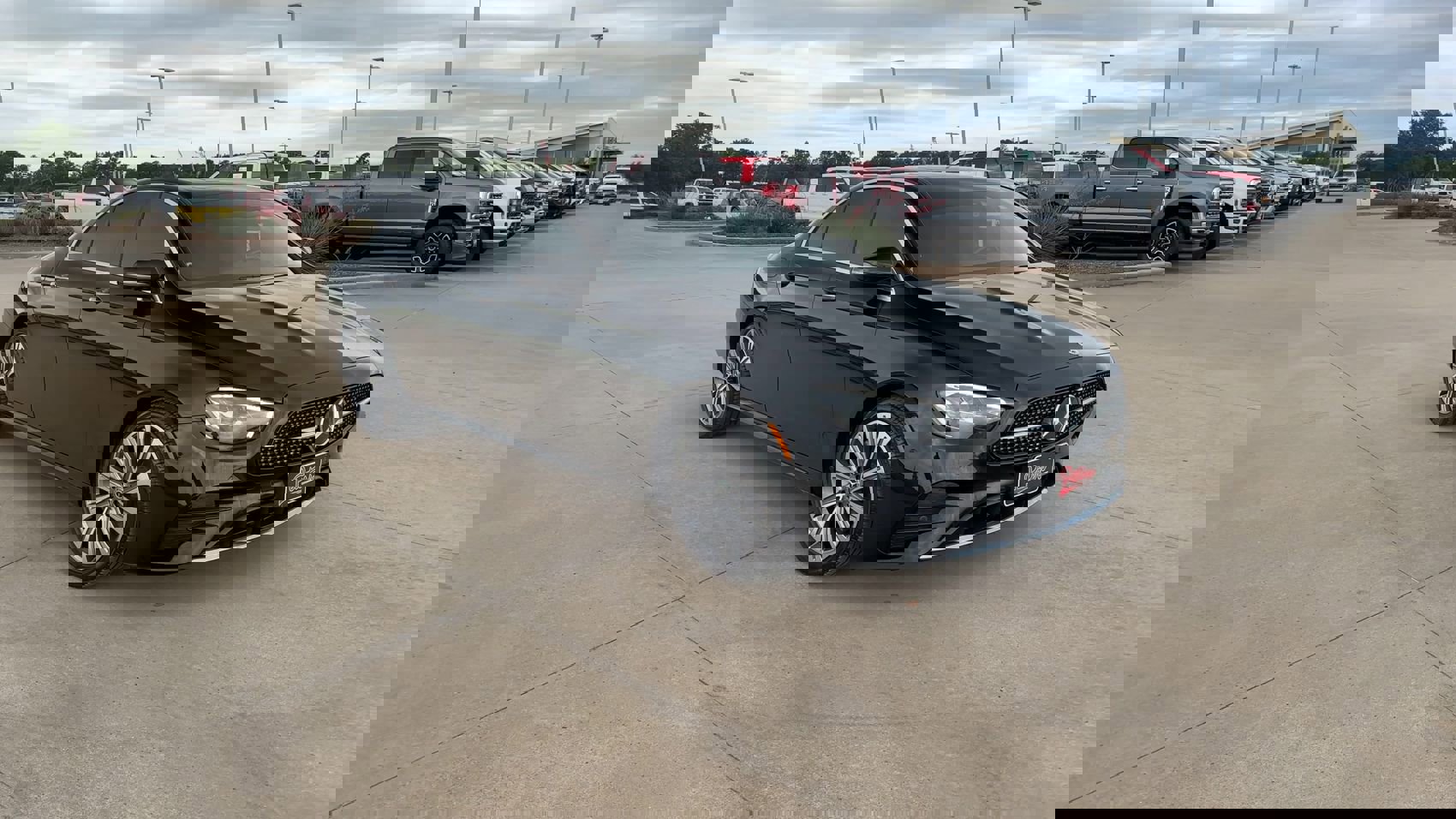 Used 2022 Mercedes-Benz E 350 Sedan image 2