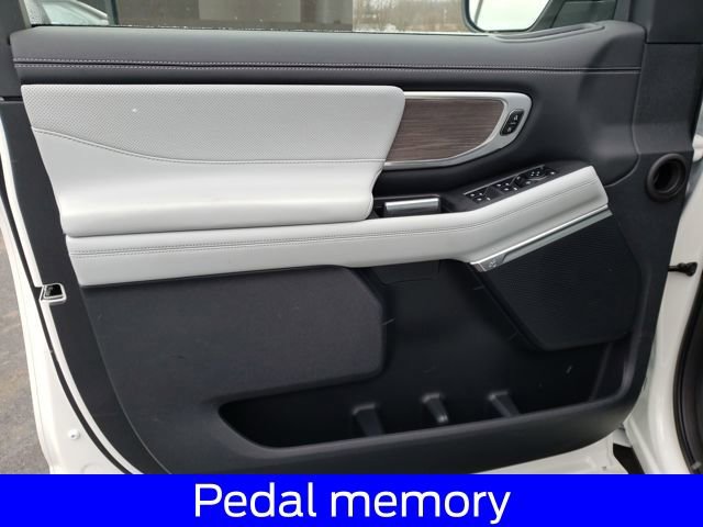 New 2025 Ford Expedition Max Platinum w/ Platinum Ultimate Package AWD/4WD image 17