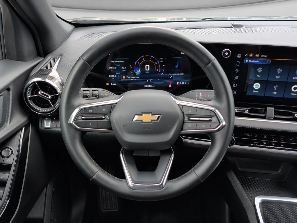 Used 2025 Chevrolet Equinox LT FWD image 11