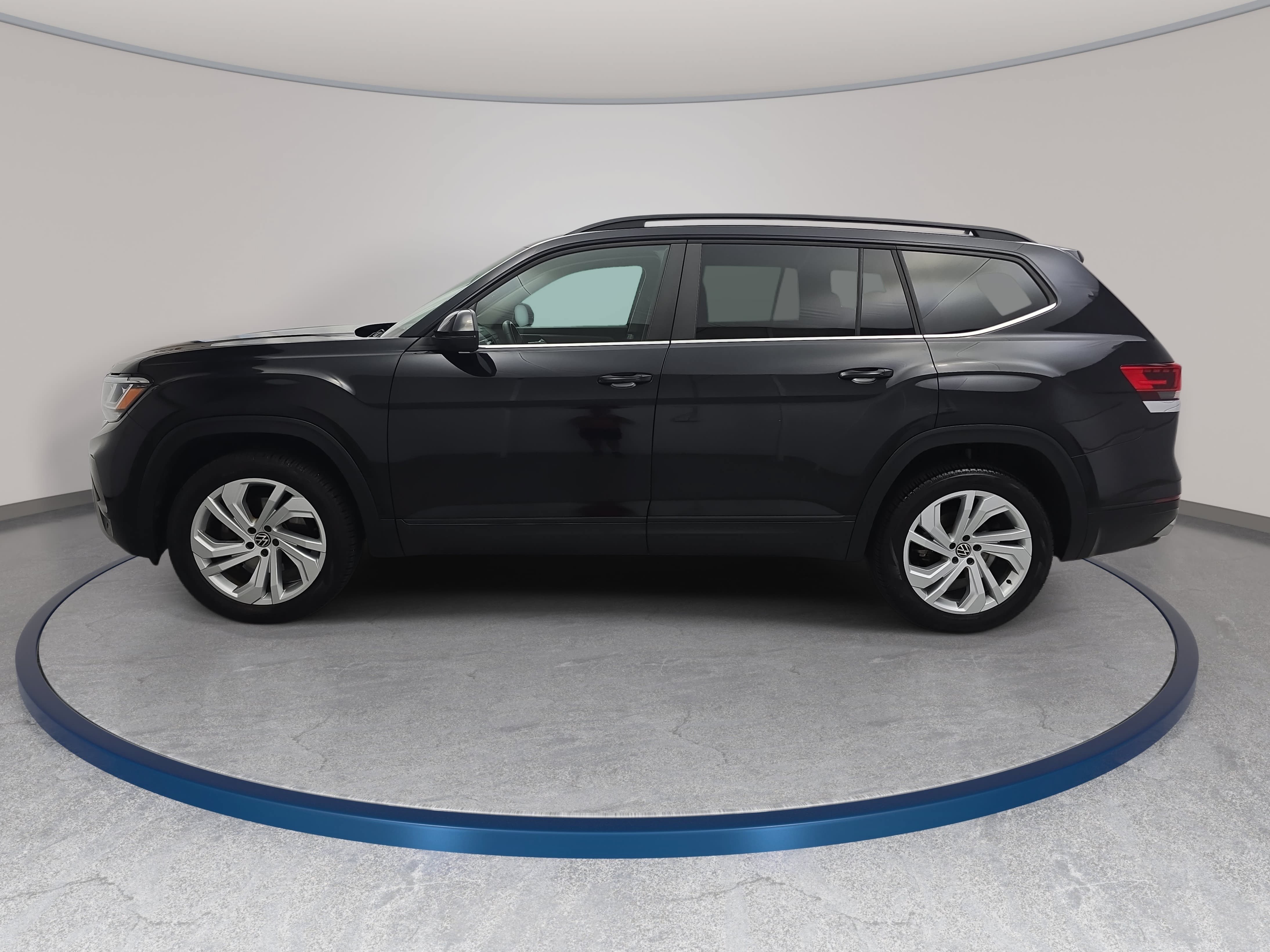 Used 2021 Volkswagen Atlas SE w/ Panoramic Sunroof Package AWD/4WD image 8