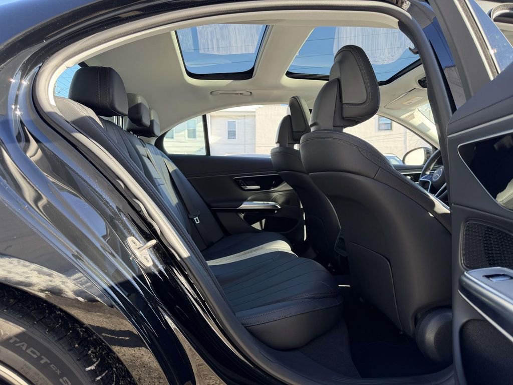 Used 2024 Mercedes-Benz E 350 4MATIC Sedan image 15