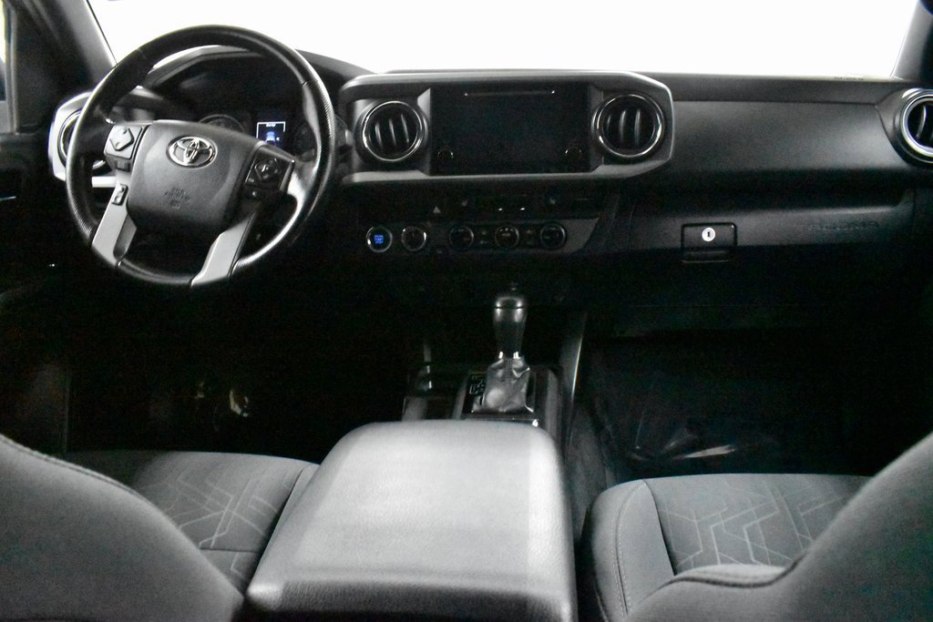 Used 2016 Toyota Tacoma TRD Sport image 17
