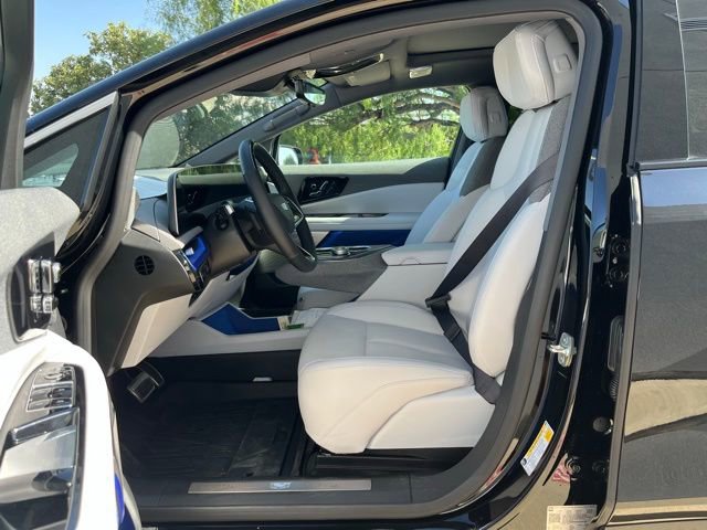 Used 2025 Cadillac Optiq Luxury 1 image 31