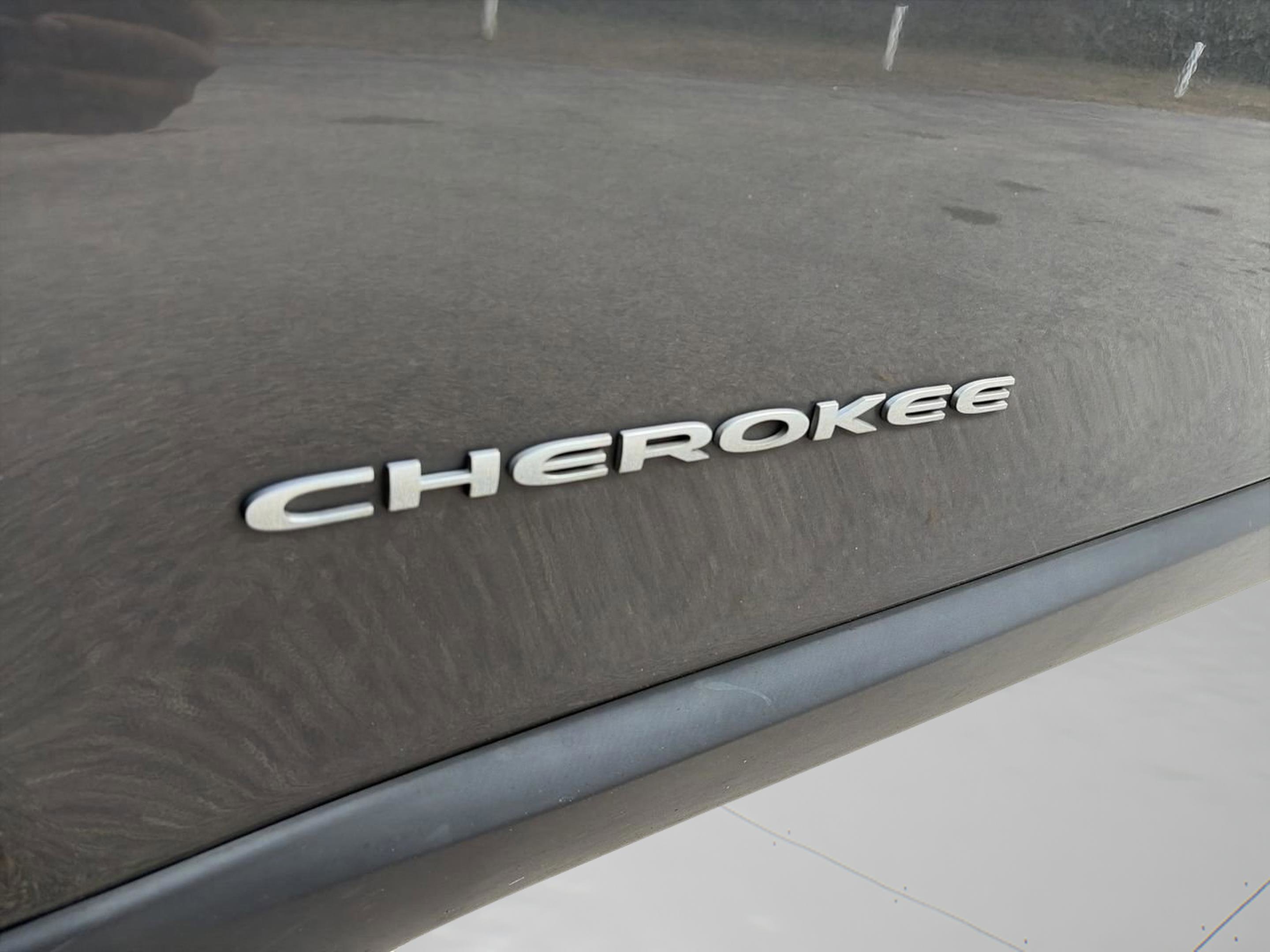 Used 2016 Jeep Cherokee Latitude w/ Cold Weather Group image 30