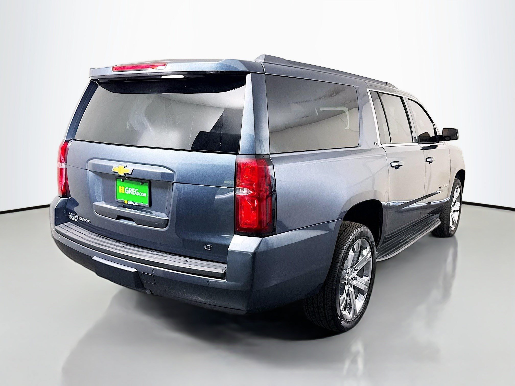 Used 2020 Chevrolet Suburban LT w/ Luxury Package RWD image 10