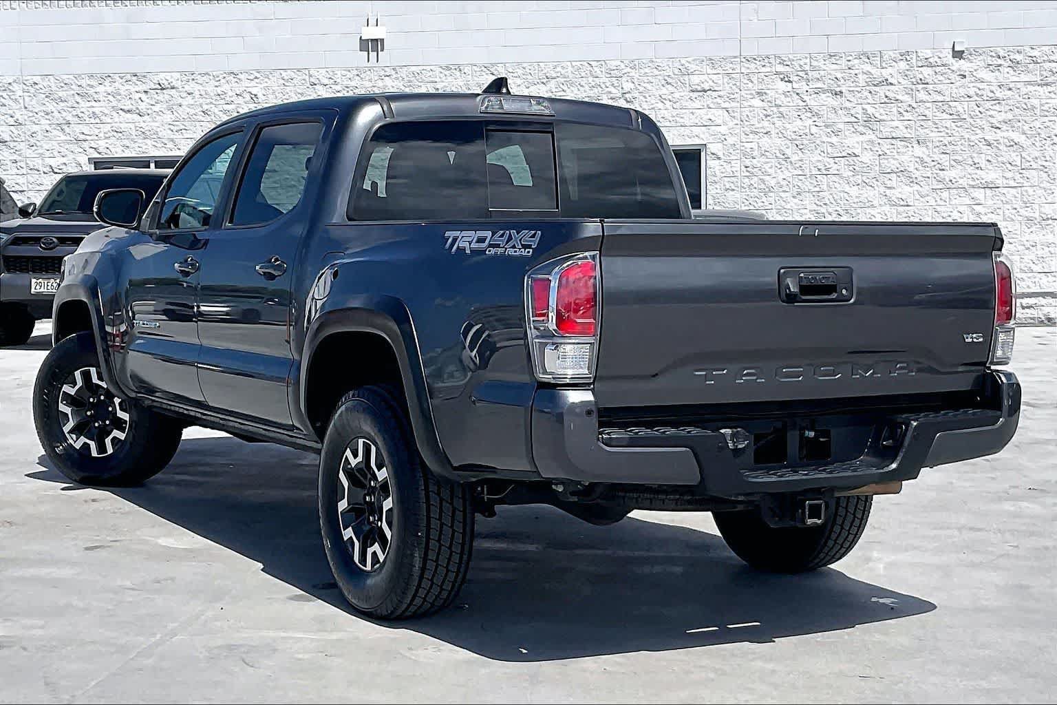 Used 2020 Toyota Tacoma TRD Off-Road w/ Technology Package AWD/4WD image 4