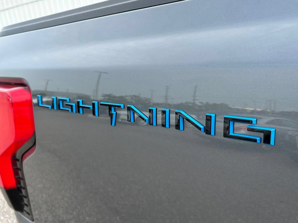 Used 2025 Ford F150 Lightning XLT AWD/4WD image 46