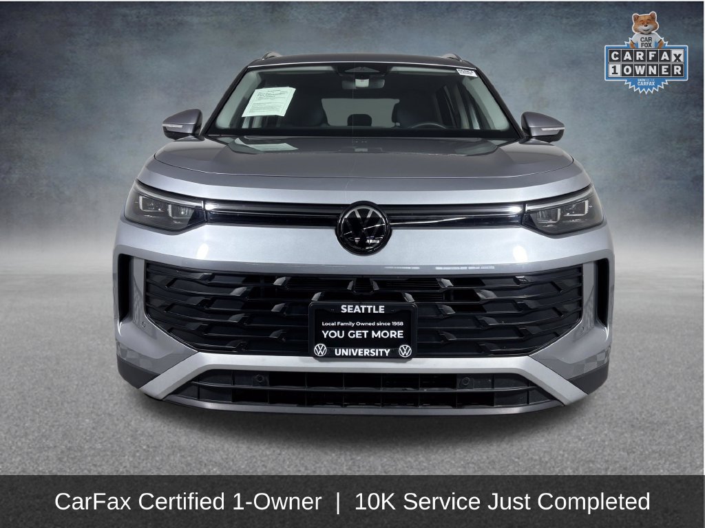 Used 2025 Volkswagen Tiguan SE AWD/4WD image 2