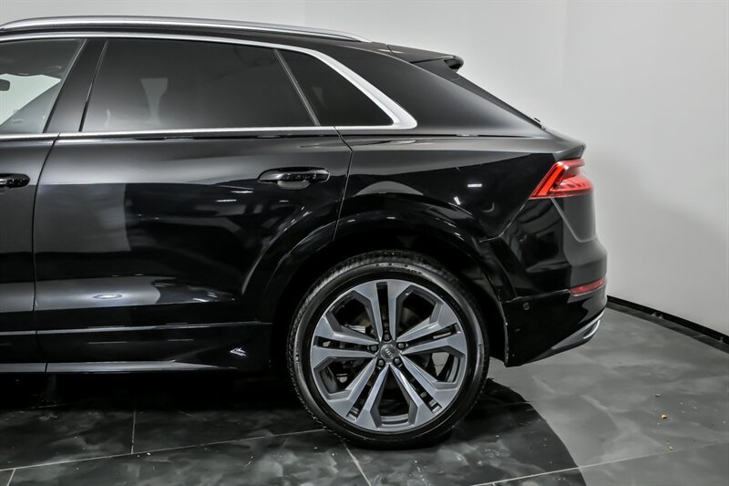 Used 2020 Audi Q8 Prestige AWD/4WD image 7