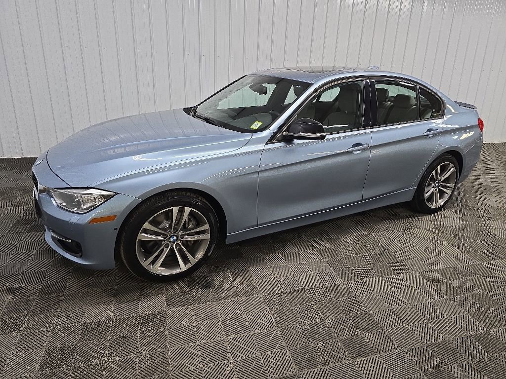 Used 2013 BMW 335i xDrive Sedan AWD/4WD image 6
