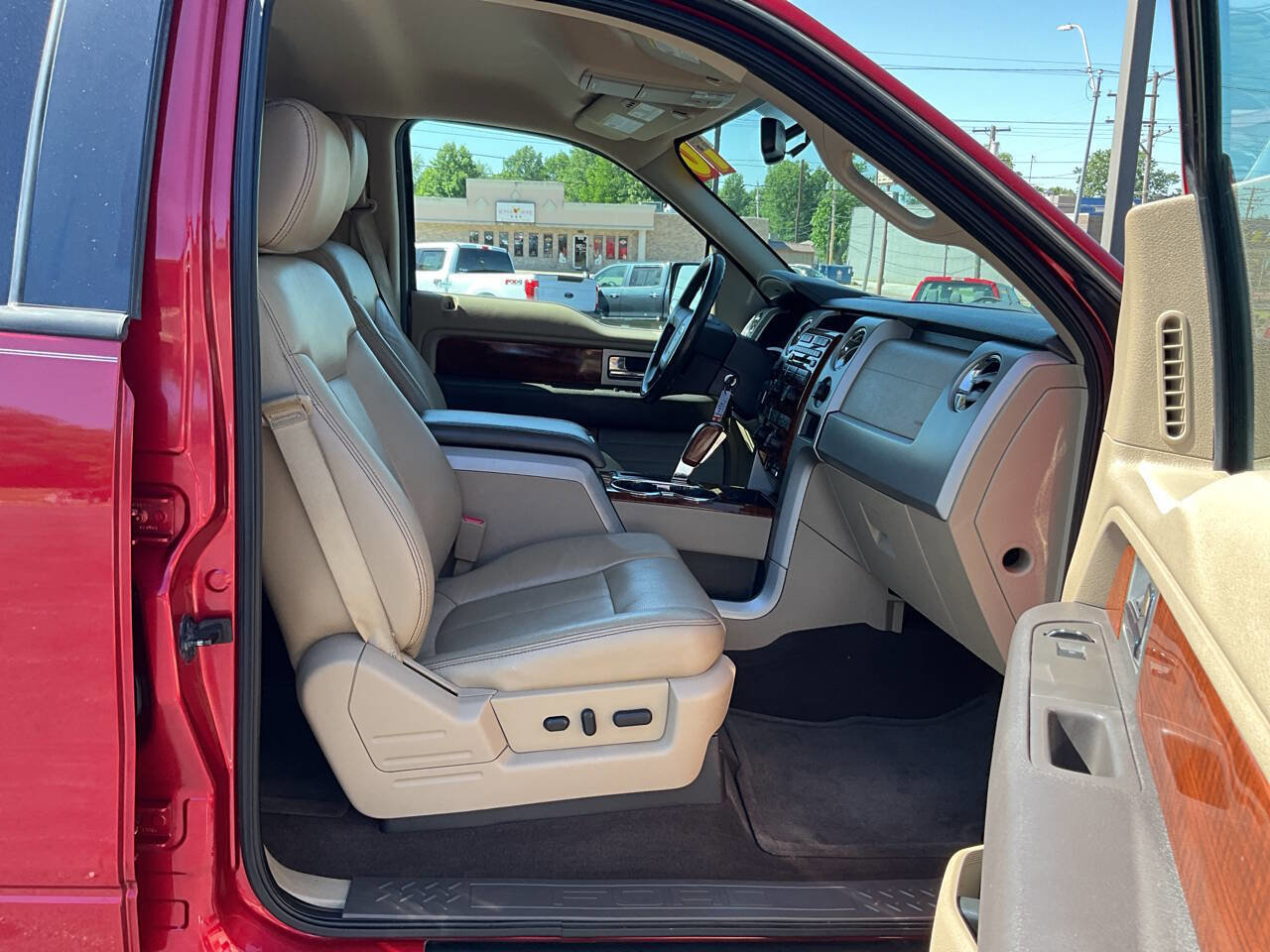 Used 2010 Ford F150 Lariat AWD/4WD image 24